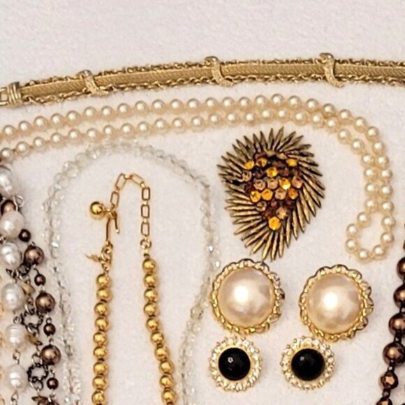 Vintage Jewelry Lot - Picture 5 of 9